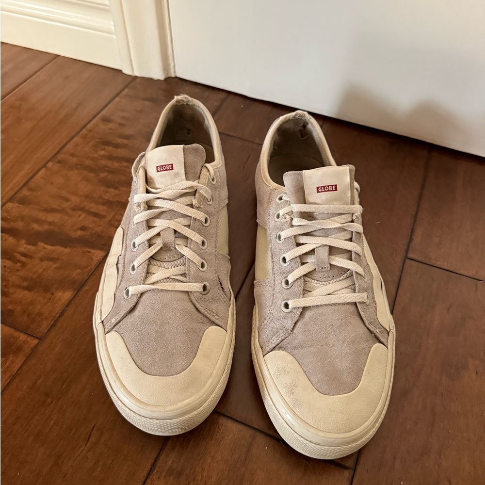 GLOBE Men's Cream Milou Shoes size 10.5